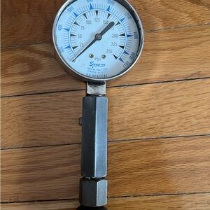 Snap Pressure Gauge with Silver and Black Finish